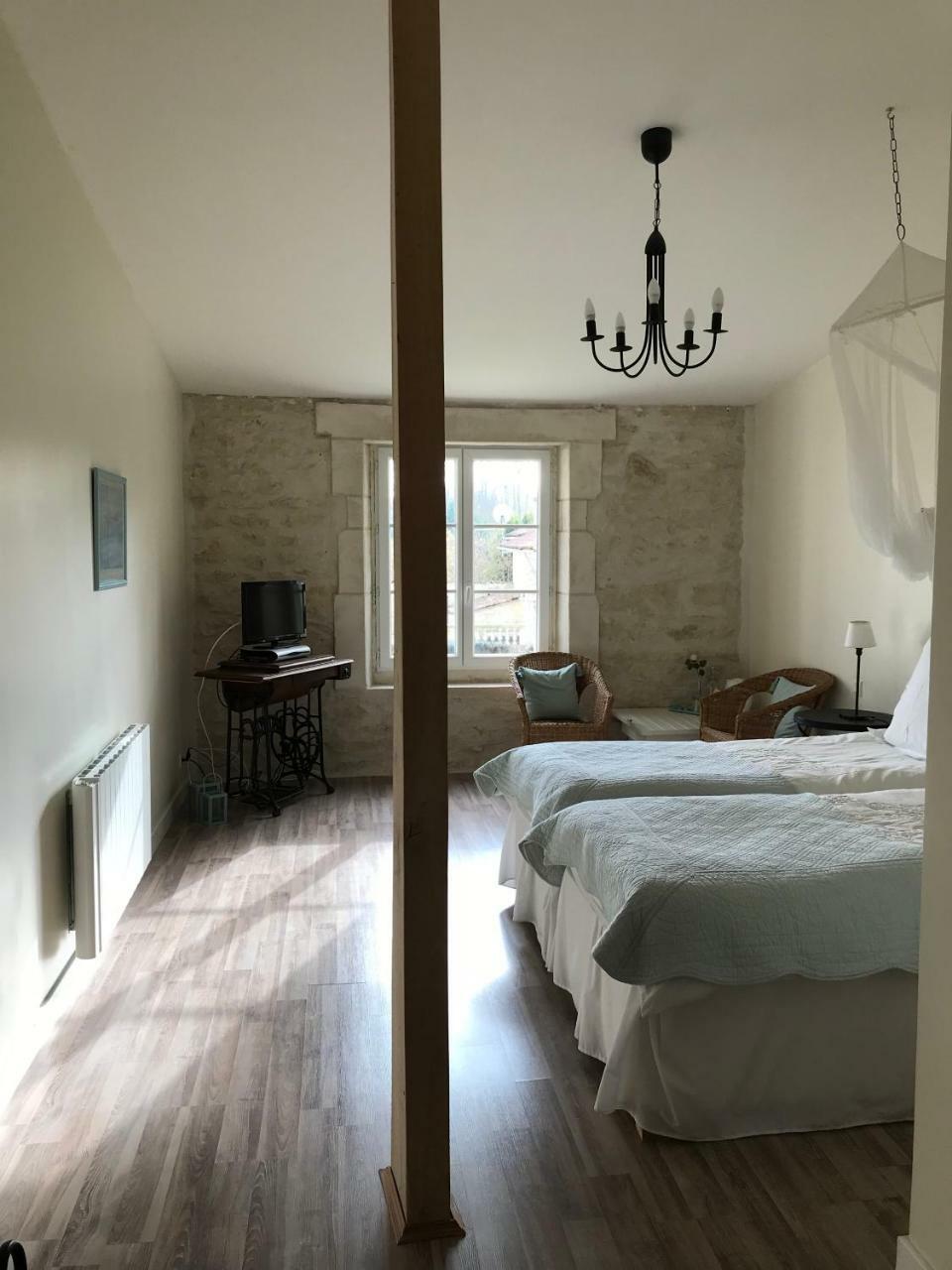 Le Four A Pain Hotel Saint-Jean-d'Angely Ngoại thất bức ảnh